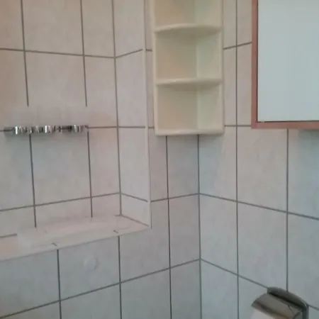 Haus Granitz アパート ゼリン